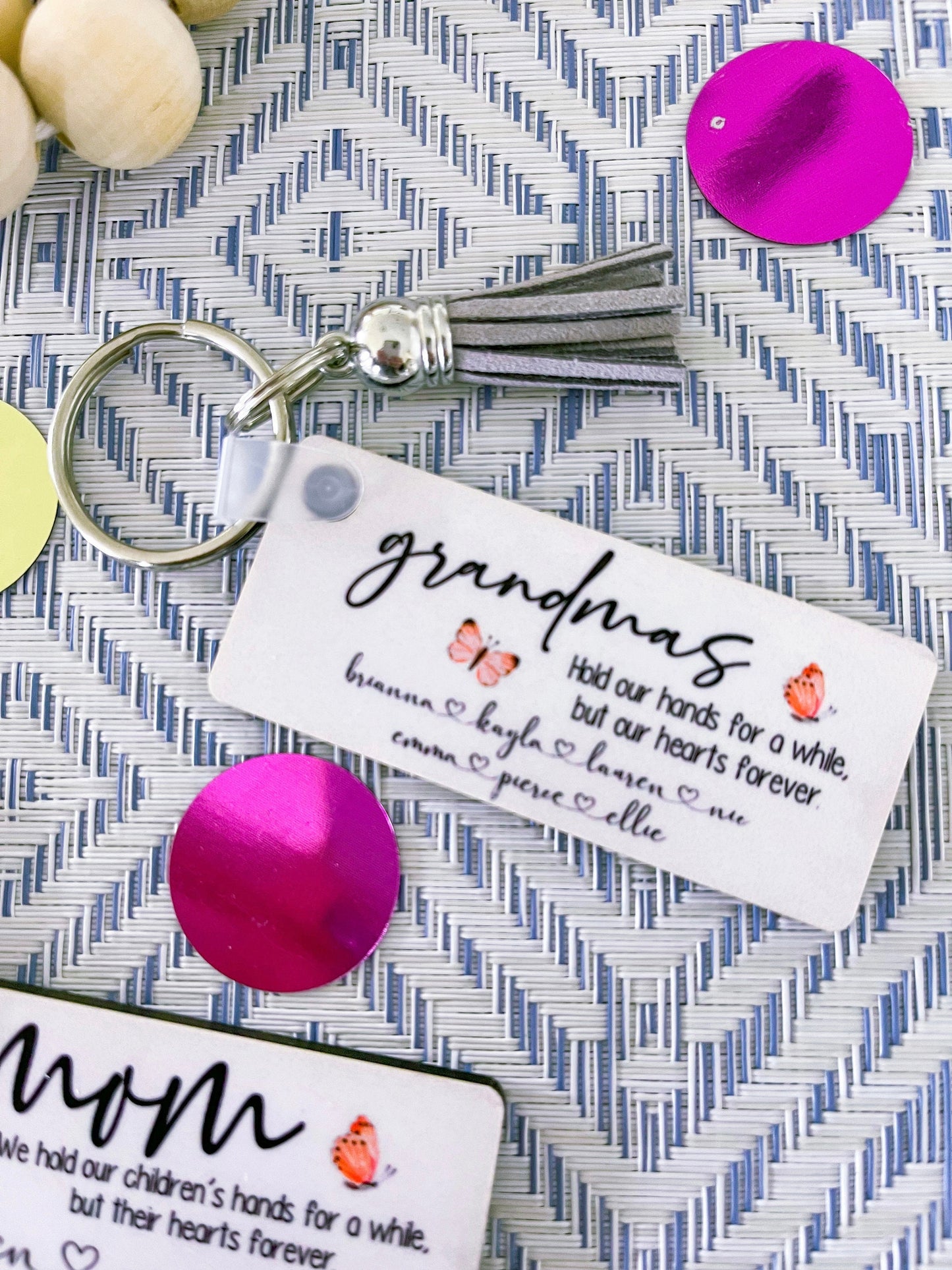 Personalized Keychain with Kids’ Names – Custom Gift for Mom with Tassel