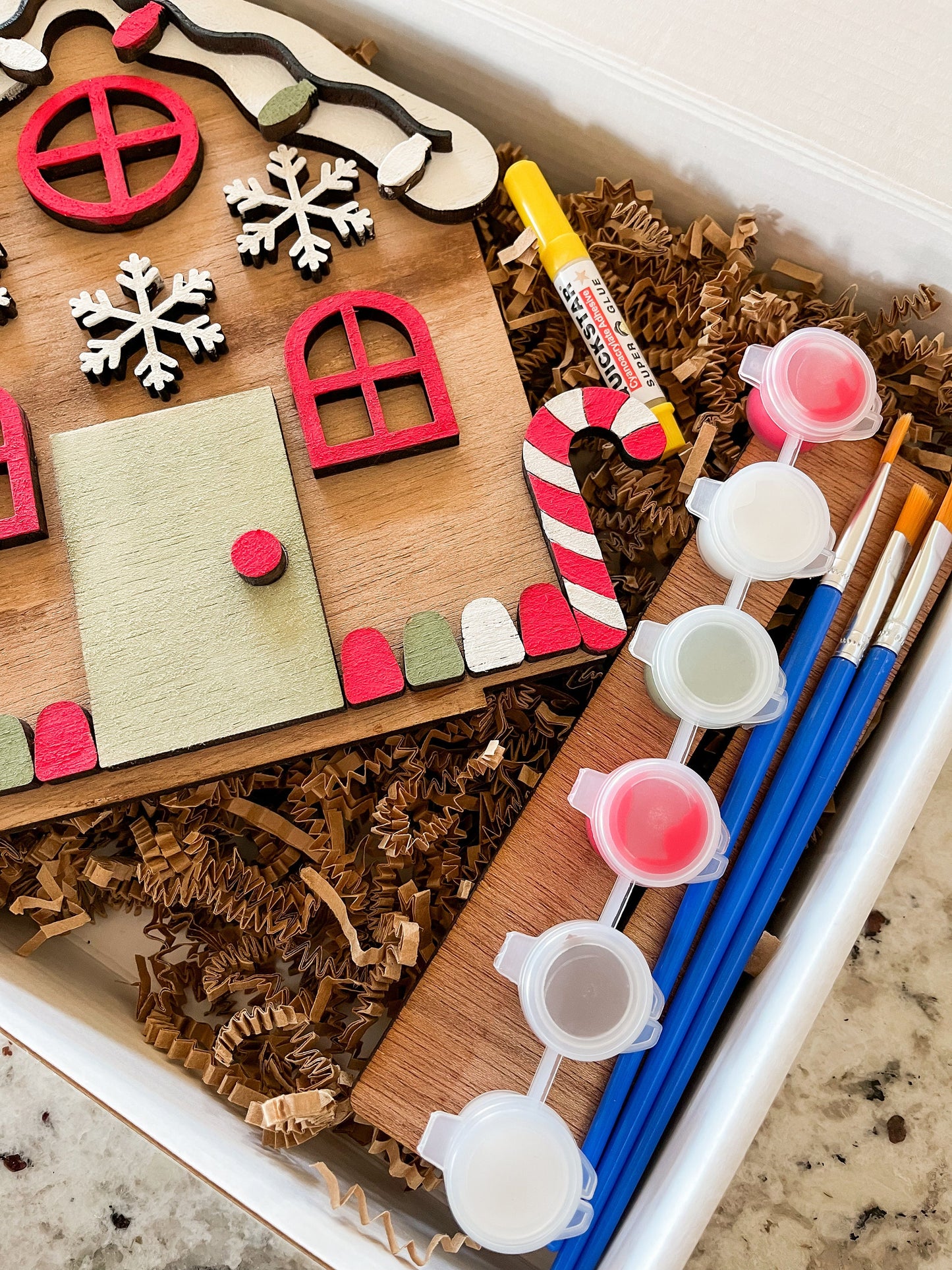 ❄️ Christmas DIY Gingerbread House Kit - Snowflakes – Paint & Build Holiday Craft Set for Kids & Adults