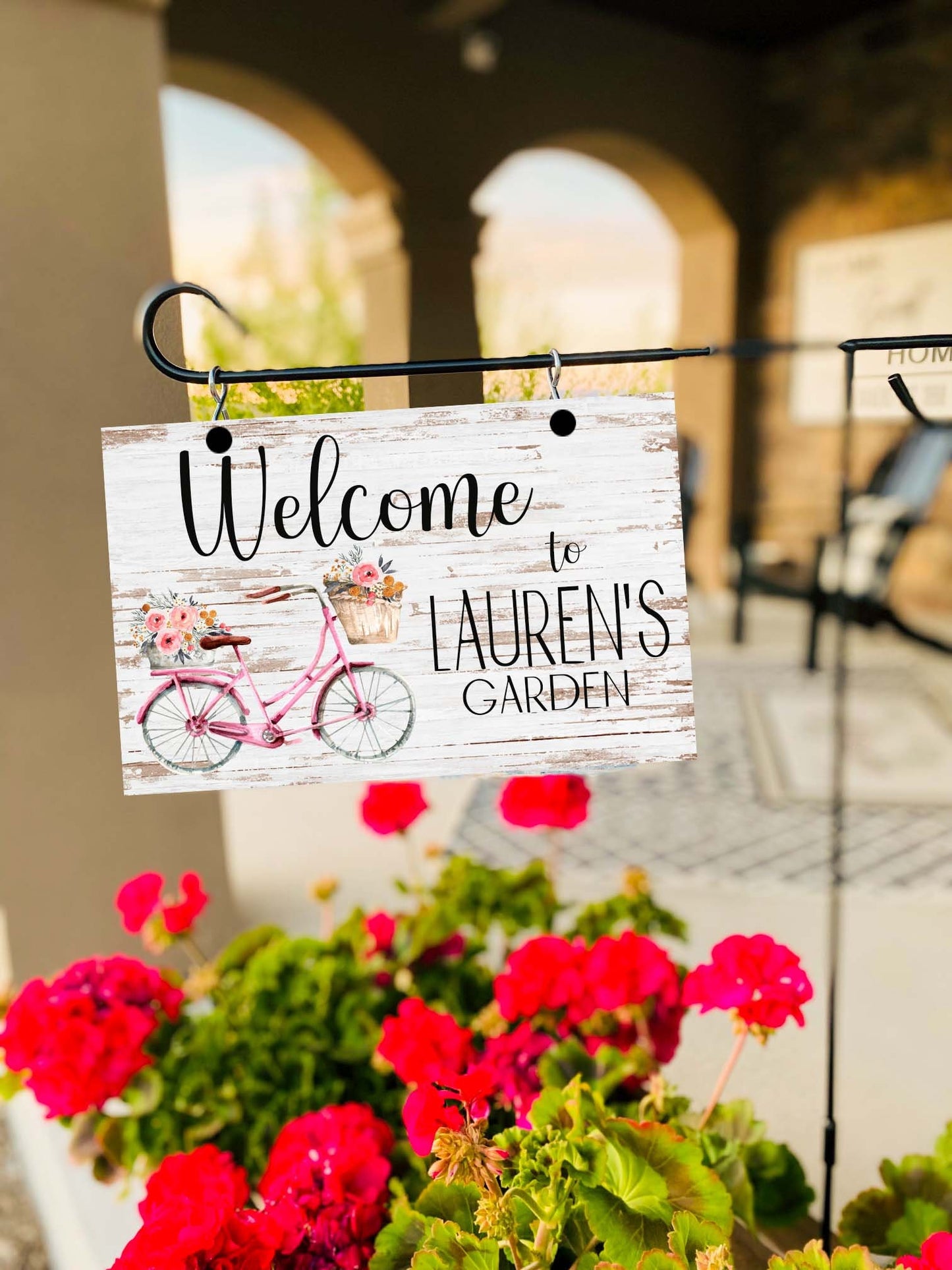 Personalized Garden Sign with Retro Pink Bicycle – Custom Outdoor Decor for Mom or Patio