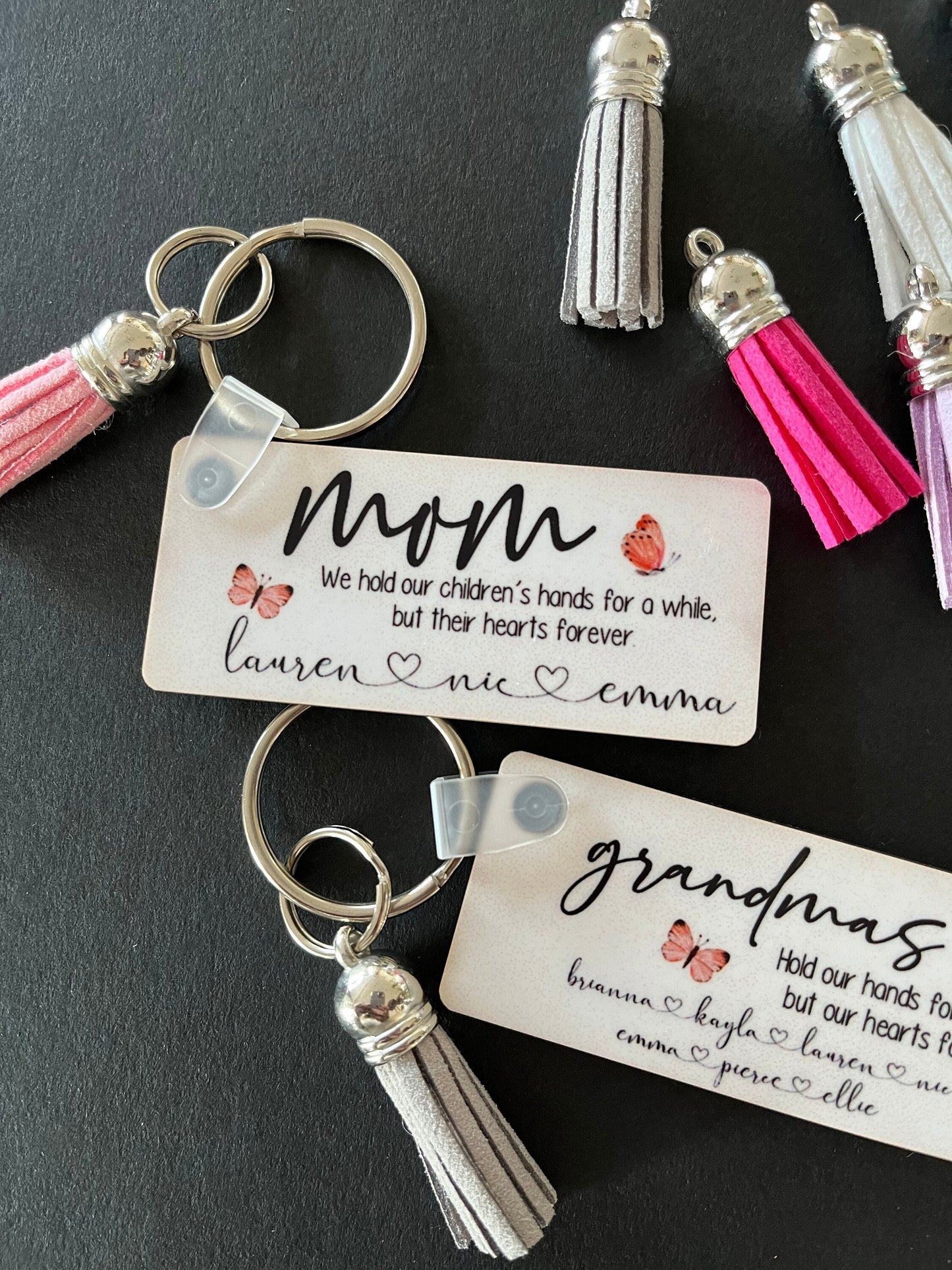 Personalized Keychain with Kids’ Names – Custom Gift for Mom with Tassel