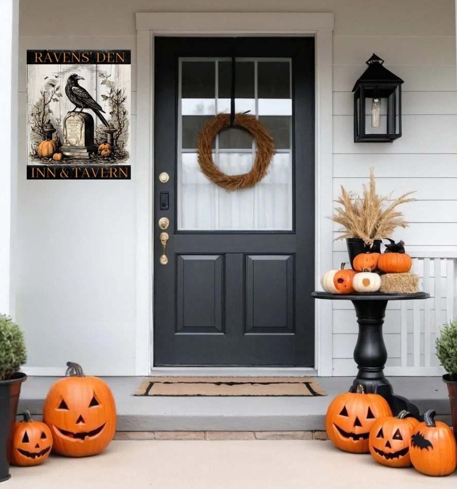 Rustic Raven Crow Inn & Tavern Halloween Metal Sign – Spooky Primitive Wall Art for Indoor & Outdoor Decor
