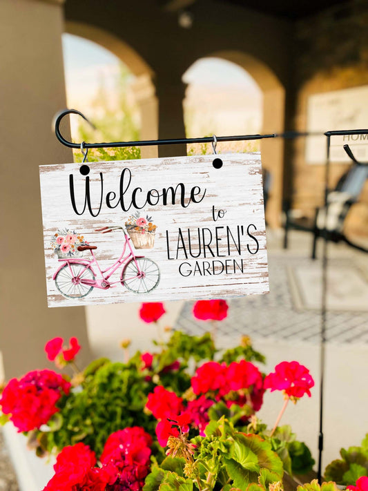 Personalized Garden Sign with Retro Pink Bicycle – Custom Outdoor Decor for Mom or Patio