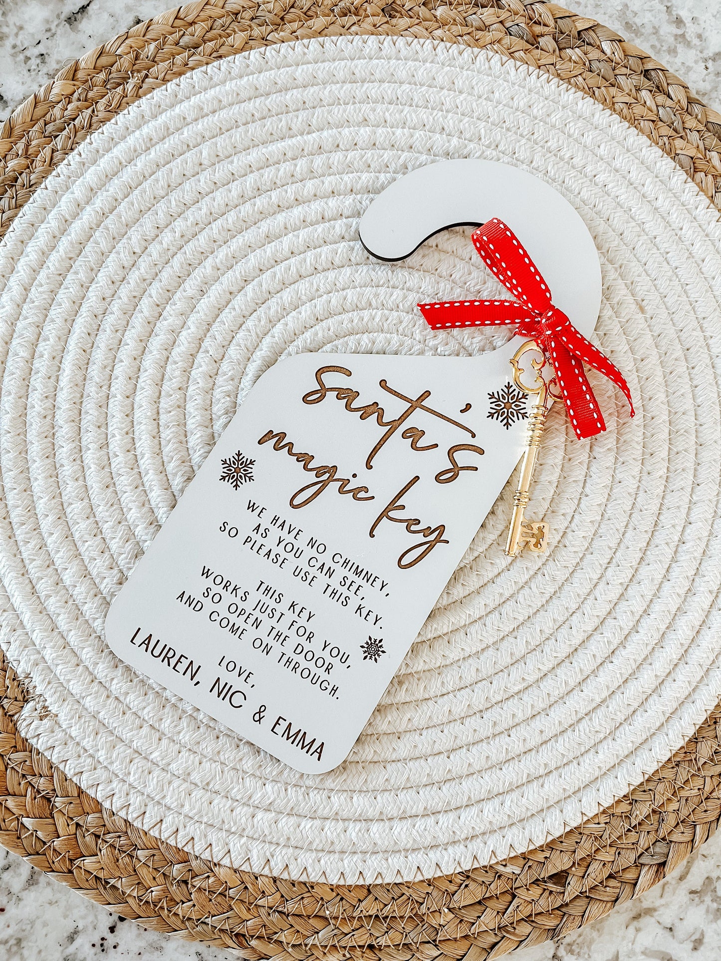 Personalized Santa’s Magic Key Door Hanger – Christmas Gift for Kids & Homes Without Chimneys