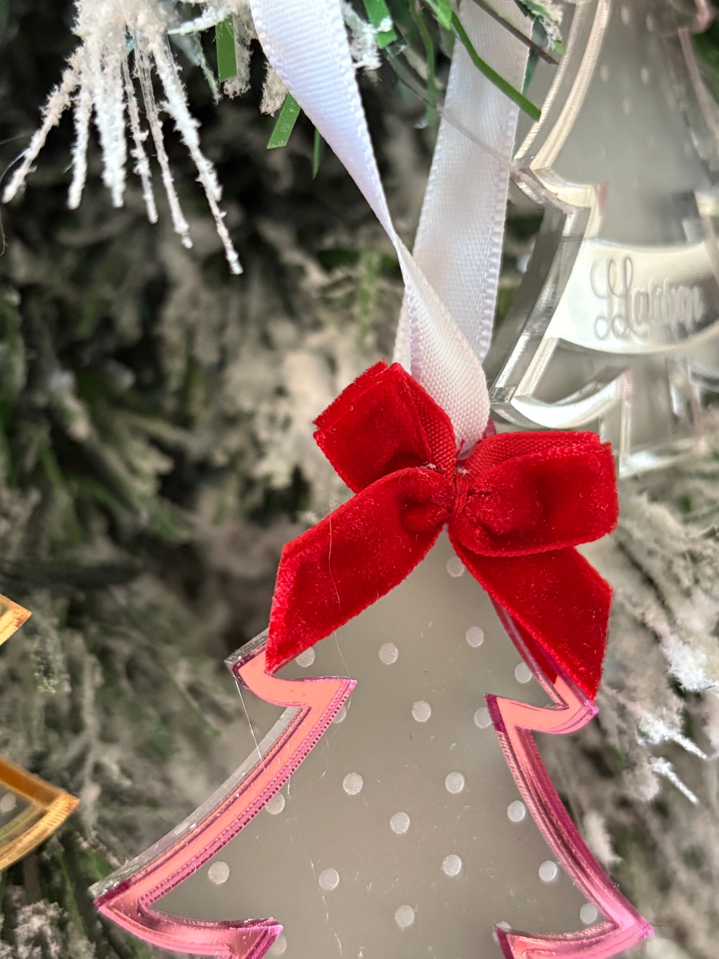 Personalized Mirror Acrylic Christmas Tree Ornament with Name - Custom Holiday Keepsake with Red Bow & Gift Box