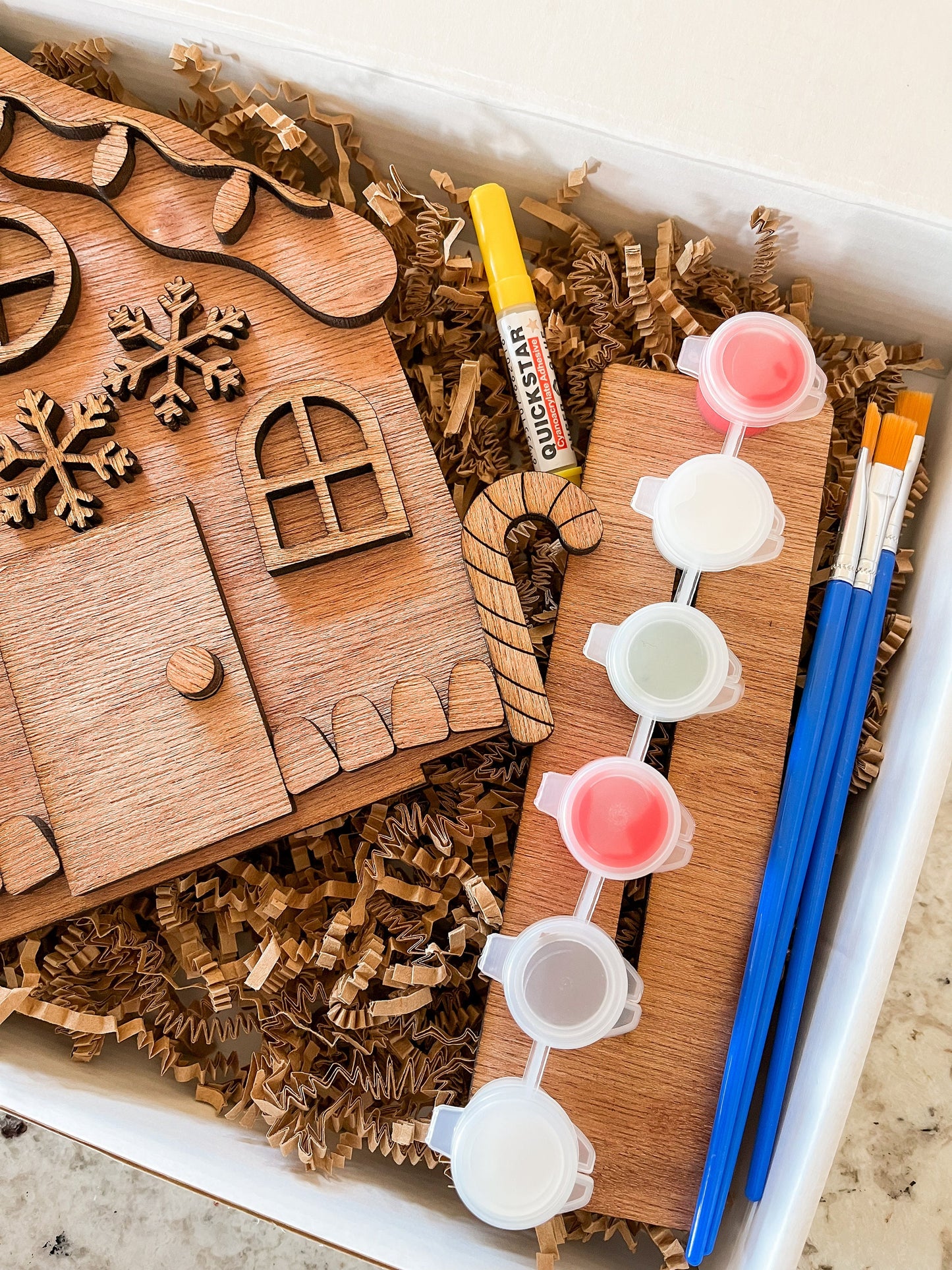 ❄️ Christmas DIY Gingerbread House Kit - Snowflakes – Paint & Build Holiday Craft Set for Kids & Adults