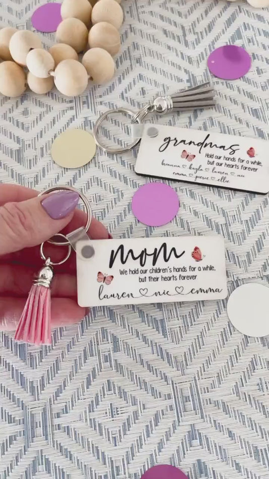 Personalized Keychain with Kids’ Names – Custom Gift for Mom with Tassel